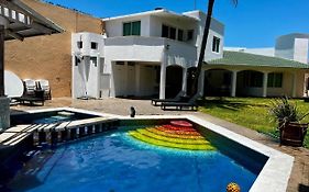 CASA con alberca, súper ubicación. Puerto de Veracruz